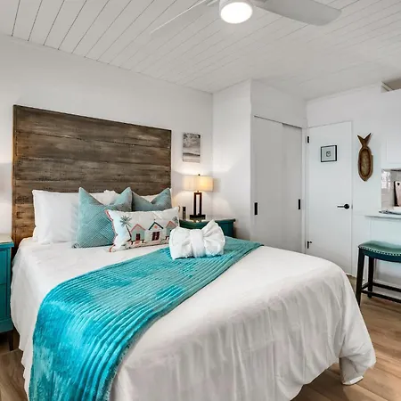 Tropic Terrace Suite #39 - Beachfront Resort